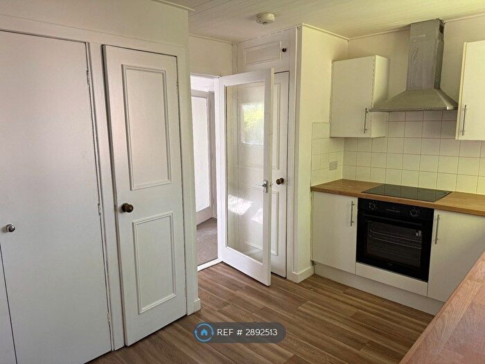 2 Bedroom Flat To Rent In Yeamans Lane, Dundee, DD2