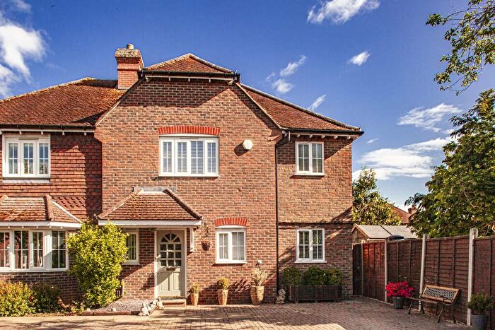 4 Bedroom House For Sale In Morrison Close, Upper Basildon, RG8
