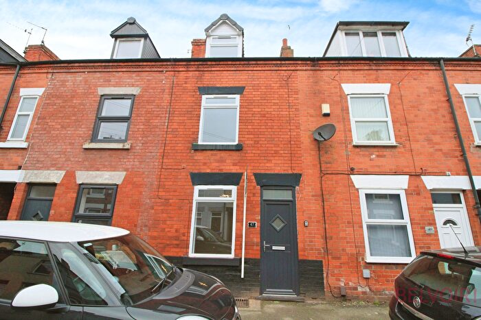 4 Bedroom Terraced House To Rent In Carlingford Road, Nottingham, NG15
