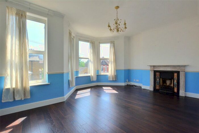 2 Bedroom Flat To Rent In Sandrock Road, London, SE13