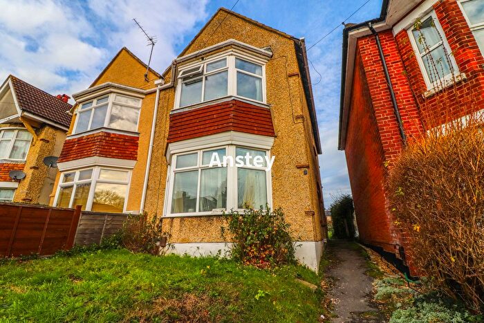 4 Bedroom Semi-Detached House To Rent In Broadlands Road, Southampton, SO17