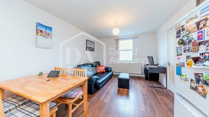 2 Bedroom Apartment To Rent In Wightman Road, Turnpike Lane, London, N8