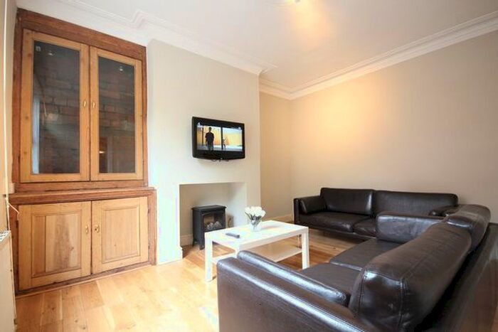 2 Bedroom Terraced House To Rent In Vicarage Place, Kirkstall, Leeds, LS5
