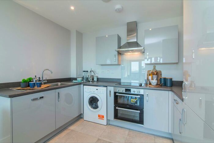 2 Bedroom Apartment To Rent In New Walk Place, Leicester, LE1