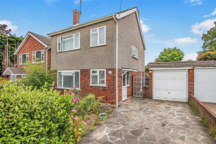 3 Bedroom Property To Rent In The Gardens, Doddinghurst, Brentwood, CM15