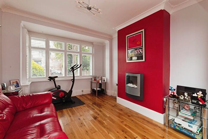 3 Bedroom Semi Detached House For Sale In Harold Road, London, E4