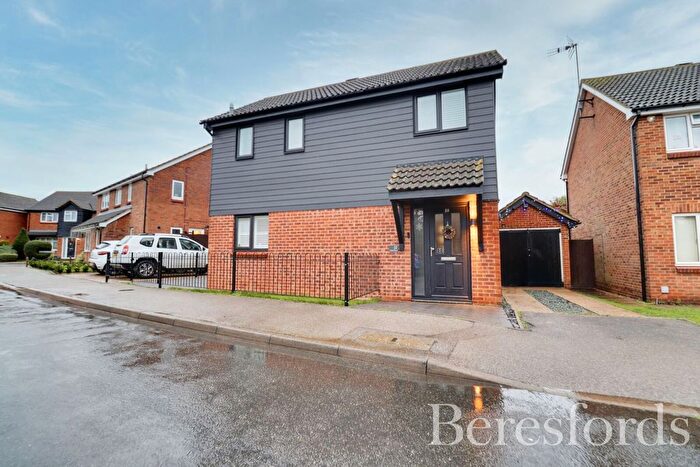 4 Bedroom Detached House For Sale In Coopers Avenue, Heybridge, CM9