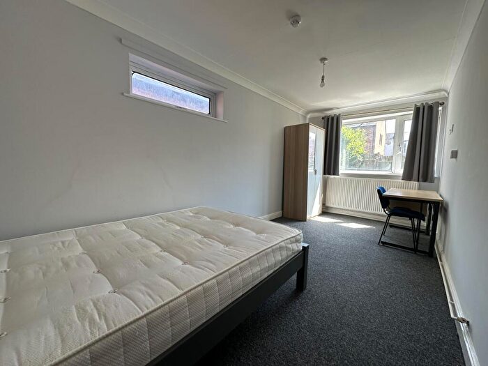 1 Bedroom Apartment To Rent In Russell Terrace, Leamington Spa, CV31