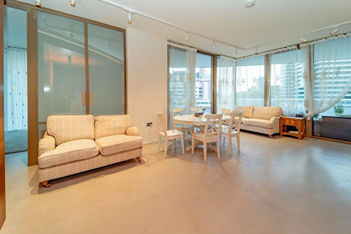 2 Bedroom Flat To Rent In Park Drive, London, E14