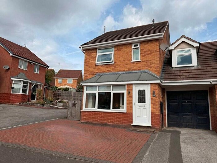 3 Bedroom Link Detached House For Sale In Newton Close, Gateford, S81