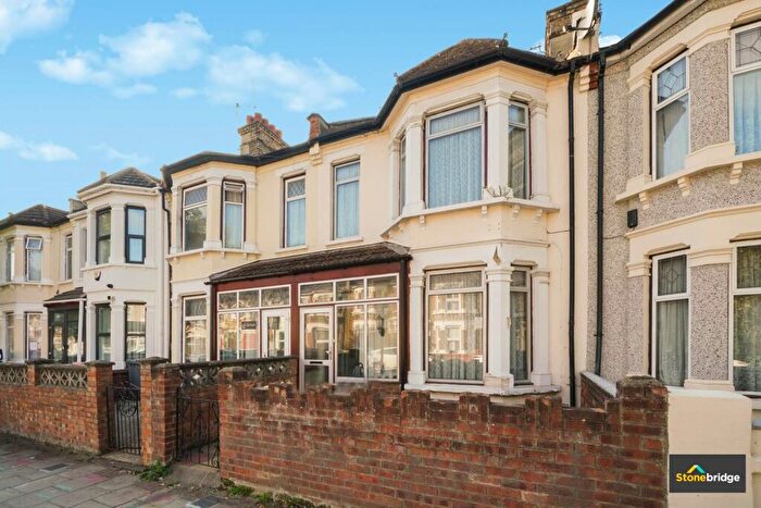 3 Bedroom Terraced House For Sale In Lucas Avenue, London, E13