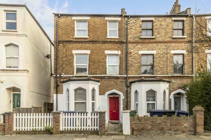 2 Bedroom Flat To Rent In York Road, London, W3