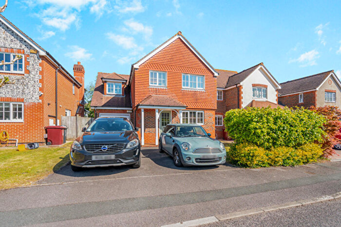 4 Bedroom House To Rent In Kidd Road, Chichester, PO19