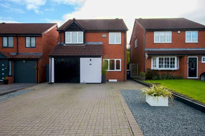 4 Bedroom Detached House For Sale In Charles Avenue, Essington, Wolverhampton, WV11