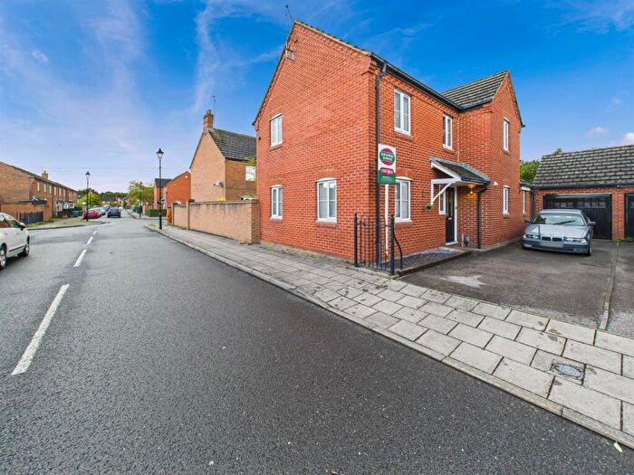 4 Bedroom Detached House For Sale In Fairford Leys Way, Fairford Leys, Aylesbury, HP19