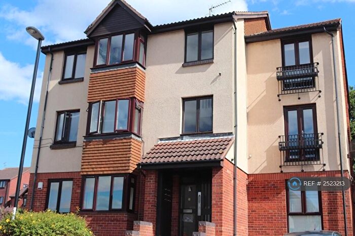 1 Bedroom Flat To Rent In Oak Apple Court, London, SE12