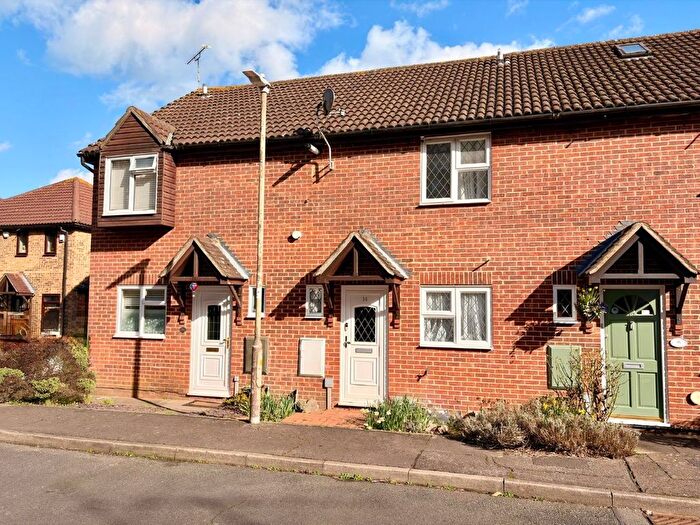 3 Bedroom Semi-detached House To Rent In Spalt Close, Hutton, Brentwood, CM13