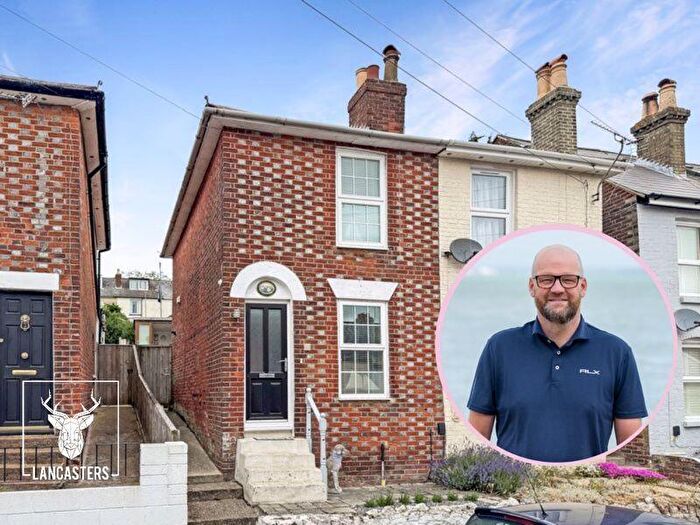 2 Bedroom Semi Detached House For Sale In Albert Street, Cowes, PO31
