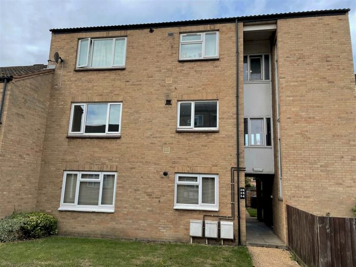 2 Bedroom Flat To Rent In West Drive Gardens, Soham, Ely, CB7