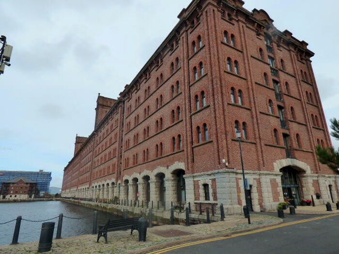 2 Bedroom Apartment To Rent In Waterloo Warehouse, L3