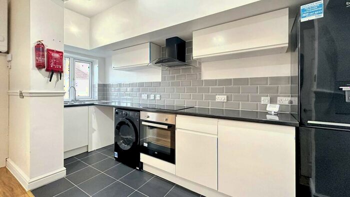 1 Bedroom Flat To Rent In Coldharbour Road, Westbury Park, BS6