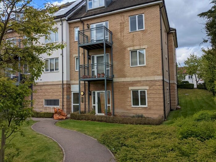 3 Bedroom Flat To Rent In Drapers Road, Enfield, EN2