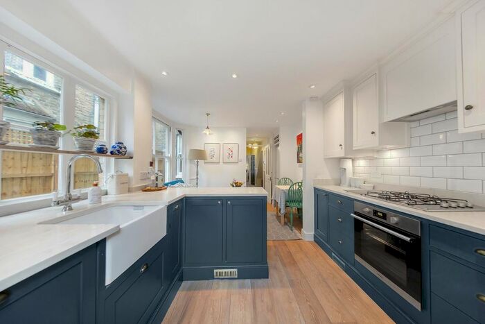 2 Bedroom Flat To Rent In South Island Place, London, SW9