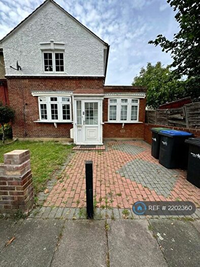 4 Bedroom End Of Terrace House To Rent In Castle Road, Enfield, EN3