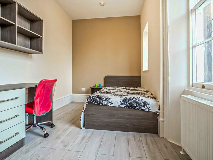 1 Bedroom Apartment To Rent In Apt, Portland Place #, LS6