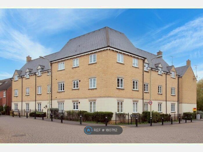 2 Bedroom Flat To Rent In Harvest Way, Witney, OX28