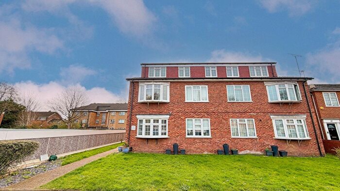 1 Bedroom Flat For Sale In Bucklers Way, Carshalton, Surrey., SM5