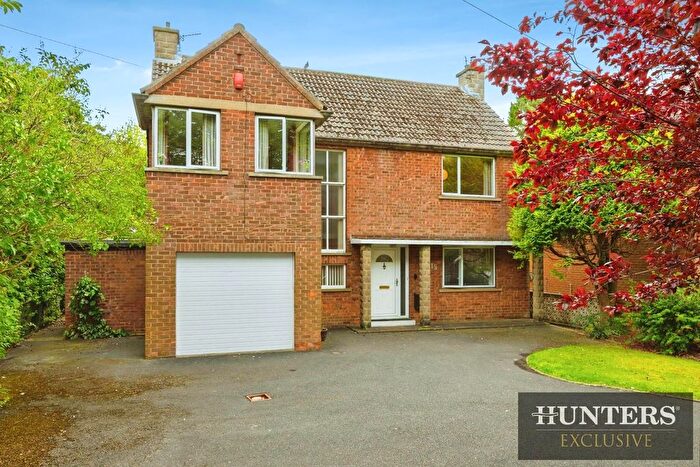 4 Bedroom Detached House For Sale In Sea Cliff Road, Scarborough, YO11