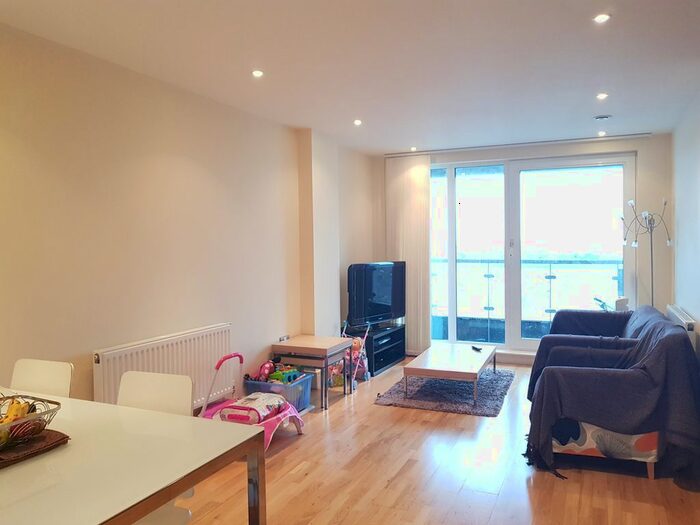 2 Bedroom Flat To Rent In High Road, Essex, IG1