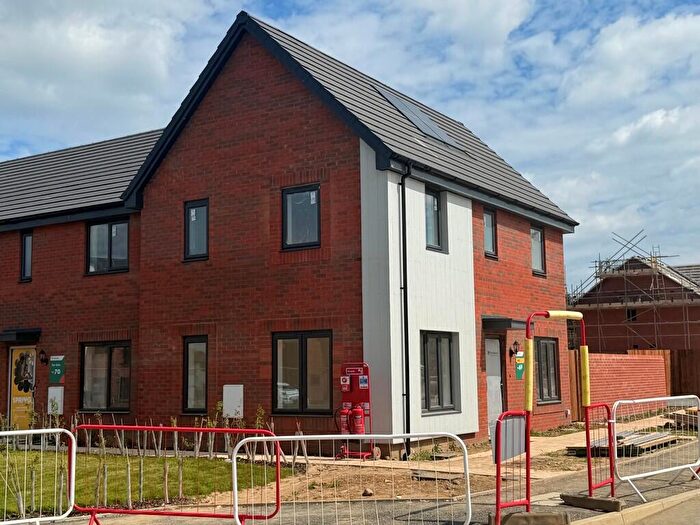 3 Bedroom End Of Terrace House To Rent In Springhill Crescent, Caister-on-sea, NR30