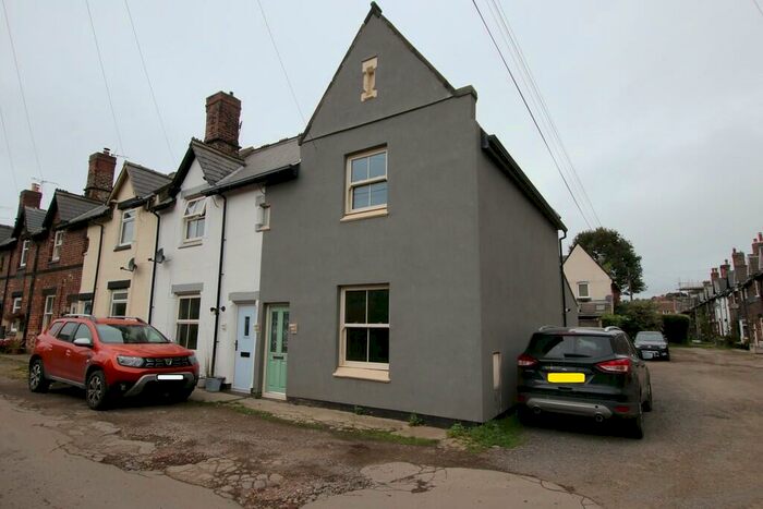 3 Bedroom End Of Terrace House To Rent In South Yorkshire Buildings, Silkstone Common, S75