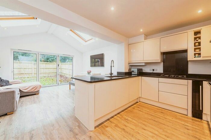 3 Bedroom Detached House For Sale In Birches Crest, Hatch Warren, Basingstoke, RG22