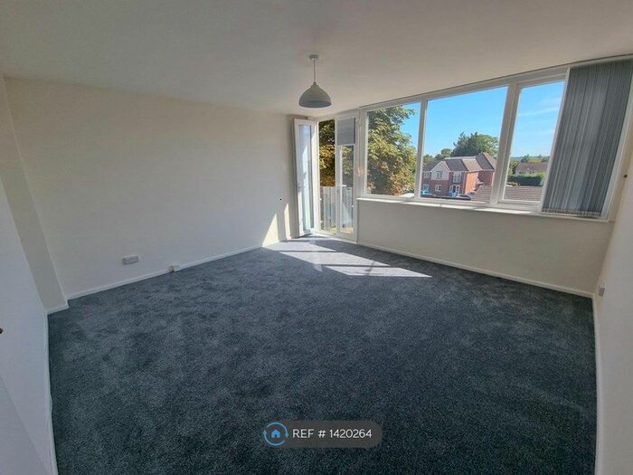 2 Bedroom Flat To Rent In Stewart House, Chandler's Ford, Eastleigh, SO53