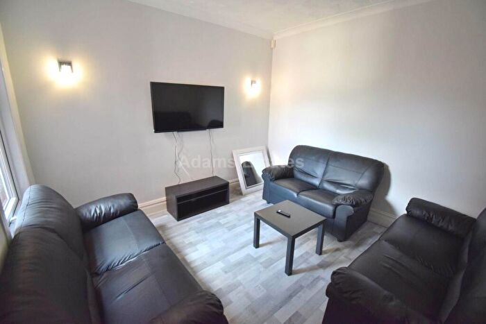 6 Bedroom Terraced House To Rent In London Road, Reading, RG1