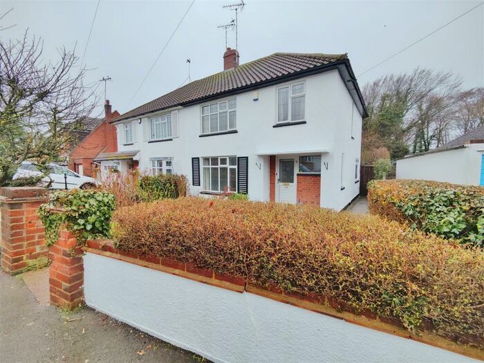 3 Bedroom House To Rent In St. Davids Drive, Leigh-On-Sea, SS9