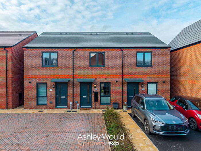 2 Bedroom Semi Detached House For Sale In The Links, Stourport-On-Severn, DY13