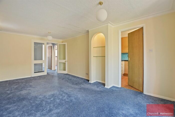 2 Bedroom Flat To Rent In Cotton Avenue, London, W3