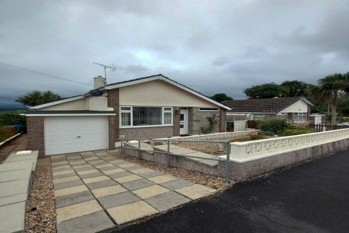 3 Bedroom Bungalow To Rent In Maes Yr Hafod, Menai Bridge, LL59
