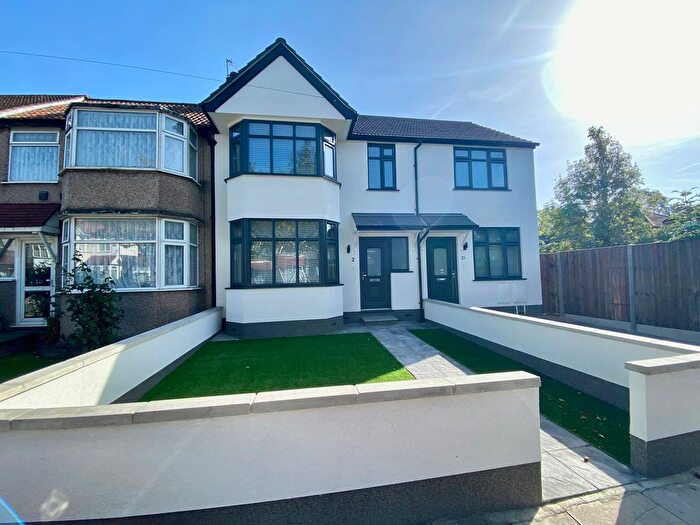 3 Bedroom Property To Rent In Rydal Crescent, Perivale, Greenford, UB6