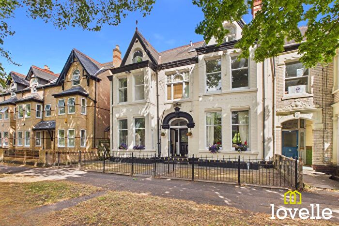 12 Bedroom Semi-detached House For Sale In Park Avenue, Kingston Upon Hull, HU5