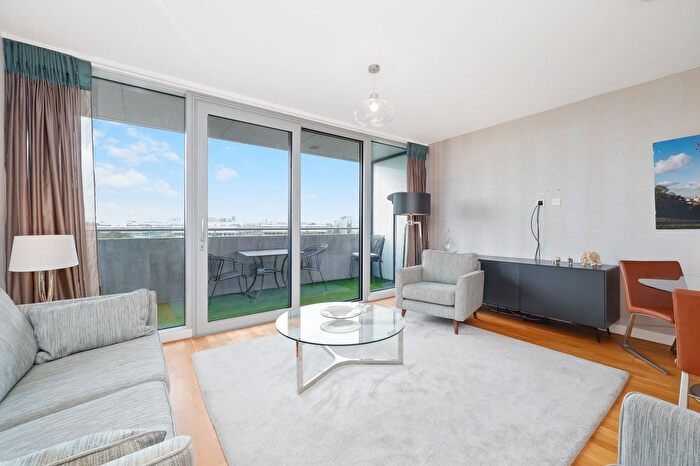 2 Bedroom Flat To Rent In Colonial Drive, London, W4