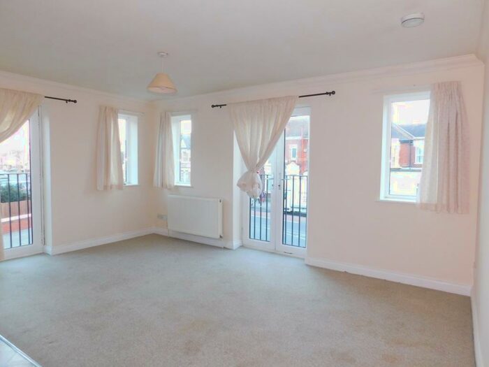 2 Bedroom Flat To Rent In London Road, PO2