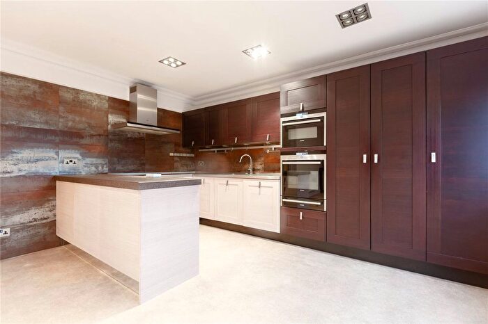 3 Bedroom Flat To Rent In Druid Hill, Stoke Bishop, Bristol, BS9