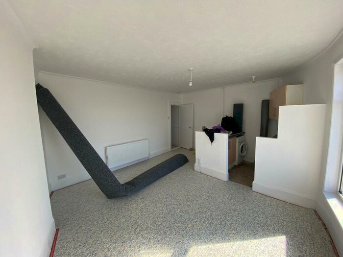 1 Bedroom Apartment To Rent In Fawcett Road, Southsea, PO4