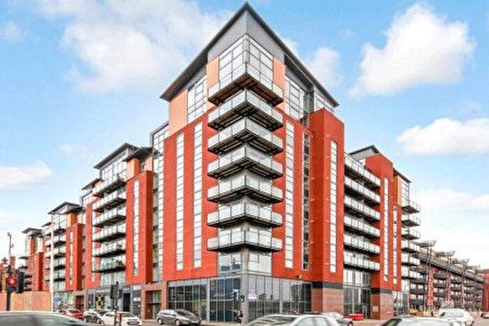 3 Bedroom Flat To Rent In Dunlop Street, Glasgow, G1