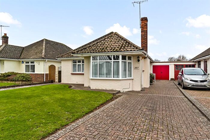 3 Bedroom Bungalow For Sale In Goring Way, Goring-By-Sea, Worthing, BN12